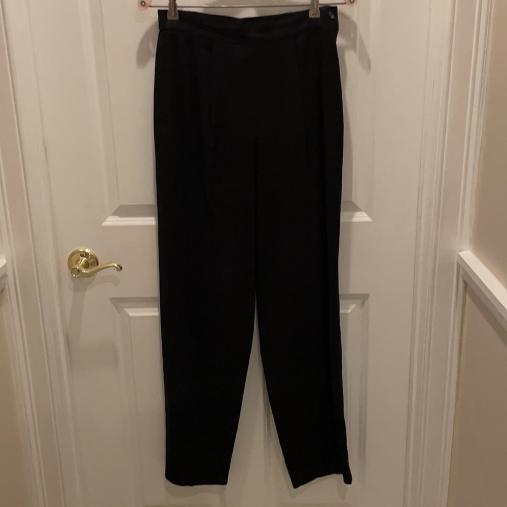 Linen Suit - Picture 4 of 6
